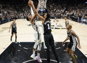 包含字母哥惊艳全场，火箭助攻爆棚，球队未来可期逆转取胜！的词条