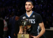 阿扎伦卡意外战胜中国队，战术调整引爆全场！赢得满堂喝彩