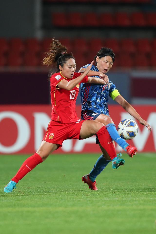 关于中国女足队员实力强劲，轻松获得比赛胜利的信息