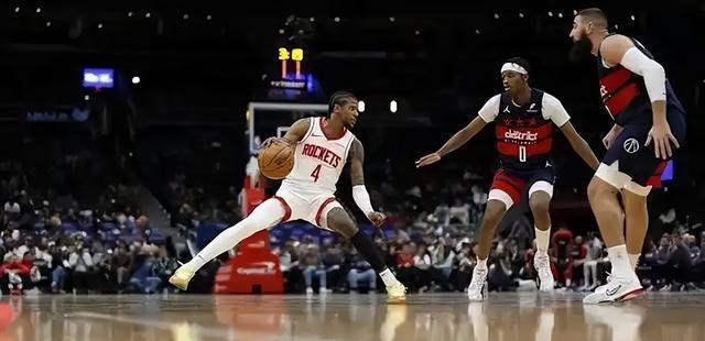 NBA大明星集结开启夏季联赛，劲旅对决燃爆全场