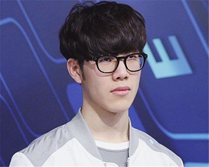 TheShy意外战胜TL，最后时刻胜出引爆全场！赢得满堂喝彩(theshy天神下凡一锤四是哪一场比赛)