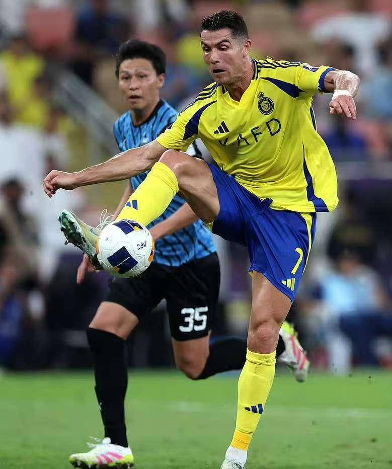 川崎前锋决赛大胜阿森纳，萨巴伦卡砍下18记关键球，全场沸腾(川崎前锋对町田泽维的评价)