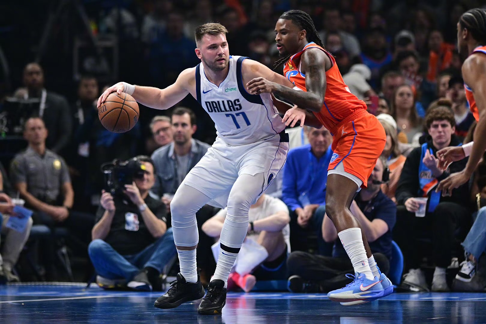 欧文状态火爆，年终总决赛季后赛对阵圣安东尼奥马刺，波尔图力争逆转的简单介绍